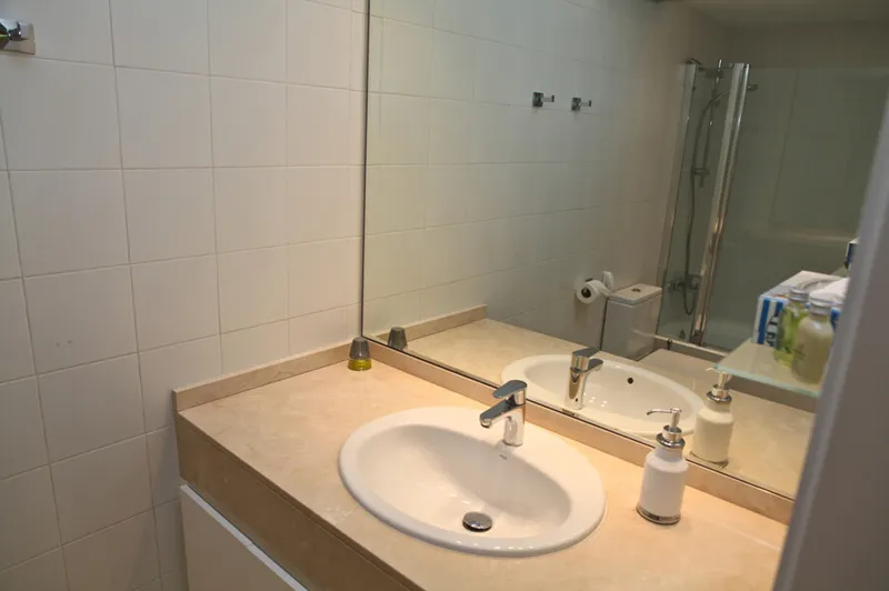 One-Bedroom Furnished Apartment in Central Location in Perfect Condition - Temporary Contract — photo 11