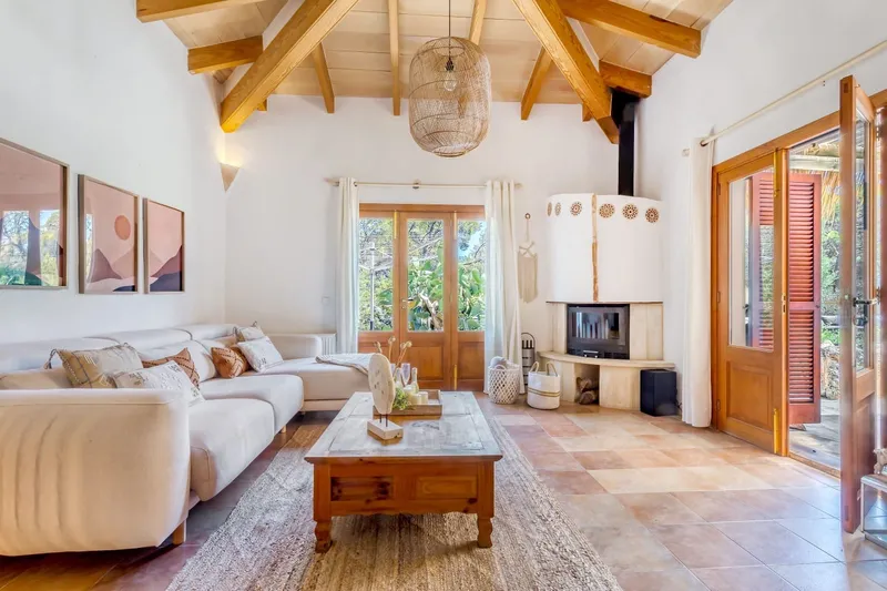 Mediterranean villa with sea views near Mondragó Nature Park — photo 4