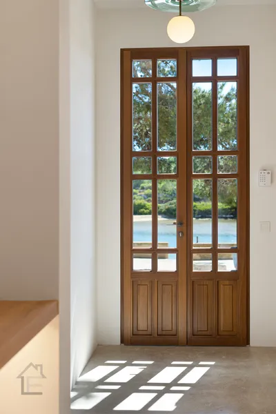 Stylish completely renovated townhouse on the first sea line in the old town of Portocolom — photo 12