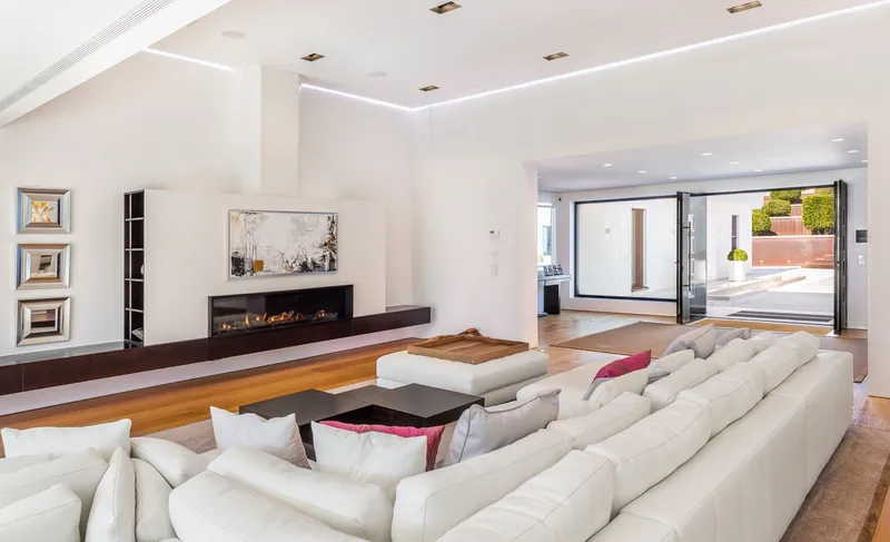 Mallorca Contemporary Villa for Sale in Santa Ponsa with 9 Bedrooms — photo 8