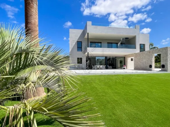 Top location! New-build luxury villa in Puigderrós — photo 1