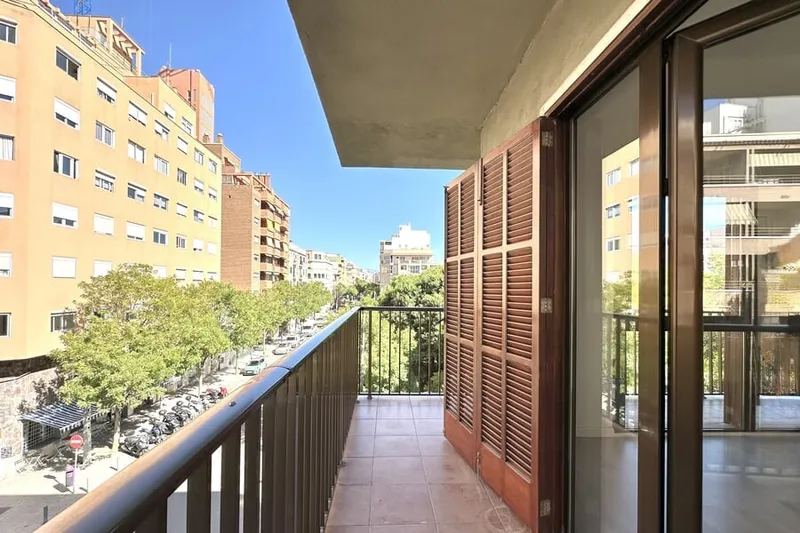 Bright apartment near the beach in Foners Palma — photo 1