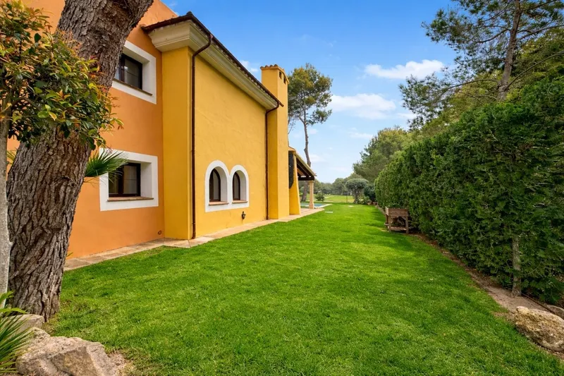 Sold - Villa in residential complex Nova Santa Ponsa / Port Adriano — photo 3