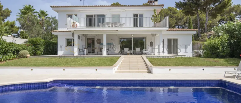Renovated villa in Santa Ponsa in a quiet location — photo 1