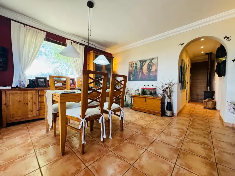 We present this fully legalized property, with grid electricity and its own well, located just 2 minutes from the center of Llucmajor, built — photo 6