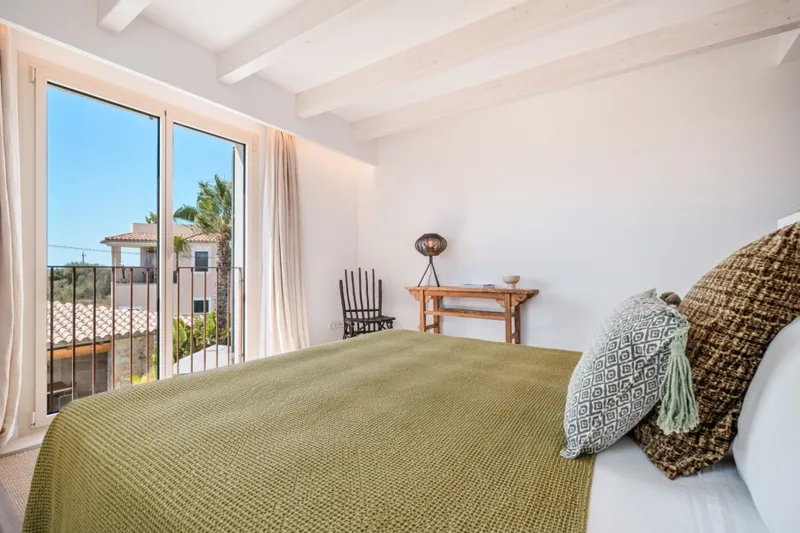 Elegant Townhouse for Sale in Ses Salines with Pool & Sea Views — photo 9