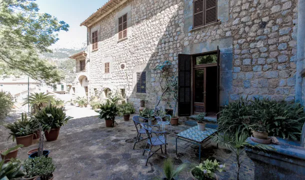 Manor house in the center of Fornalutx — photo 7