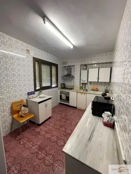 Fincas Molina offers you exclusively this home in the Coll d'en Rabassa area with many renovation possibilities. 2nd floor without elevator — photo 6