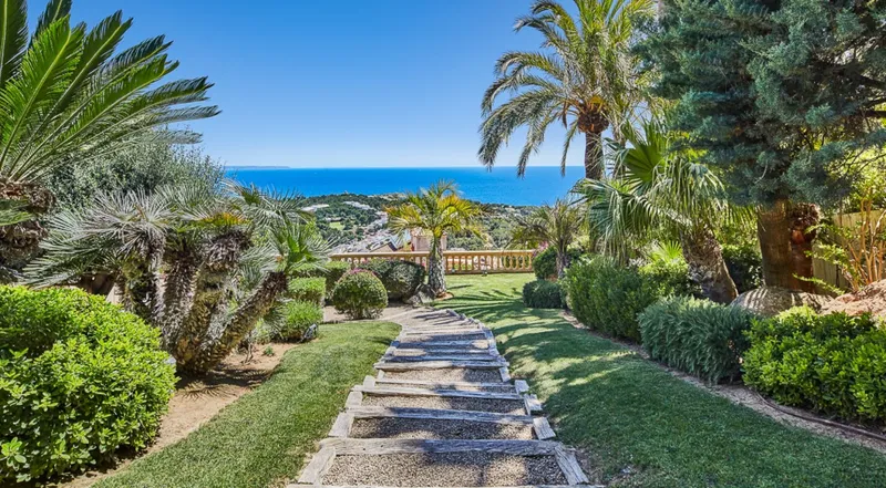 Mediterranean luxury property with 2 units and staff accommodation in Bendinat — photo 7