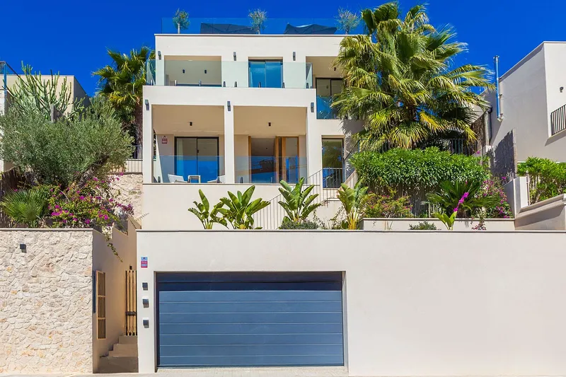 High-quality villa in a quiet location above the bay — photo 4