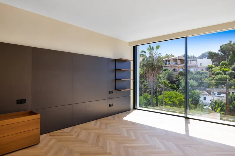 Impressive designer villa in Old Bendinat with partial sea views, very close to the beach — photo 9