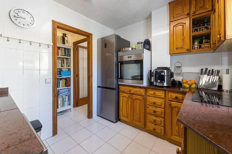 Palma - Cala Major - Calle Bartomeu Quetglas. Apartment for sale on the second floor in a building without elevator. — photo 12