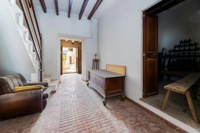 A property with character, space and many possibilities in the heart of Llucmajor — photo 2