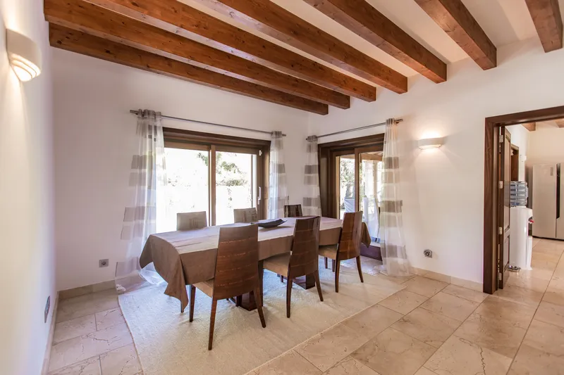 Impressive villa in a quiet area in Santa Ponsa — photo 12