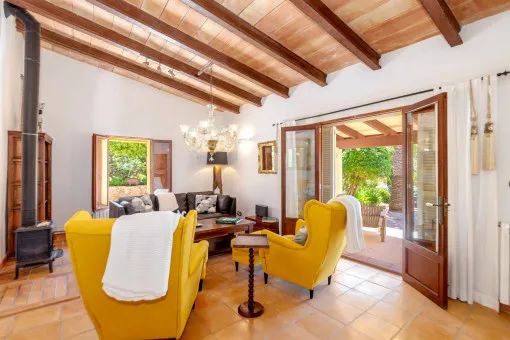 Manacor, romantic finca with dreamlike garden, own olive grove and wonderful views over the valley in the east of Mallorca — photo 9
