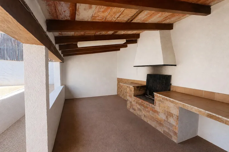 Independent chalet with 400 m² plot a few meters from the sea in Cala Gamba — photo 7