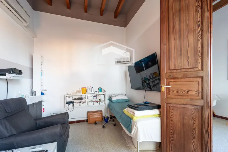 Townhouse in Ses Salines, with 126 m2, 4 bedrooms, 1 bathroom and storage room. — photo 2