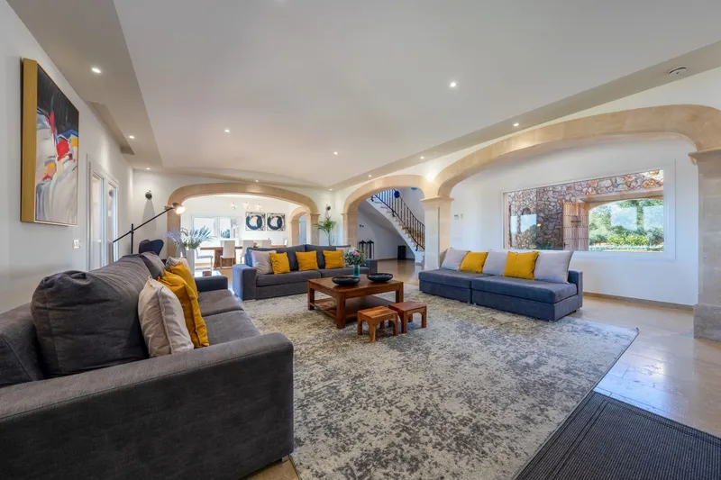 Spacious finca with holiday rental licence and panoramic views near Llucmajor — photo 11