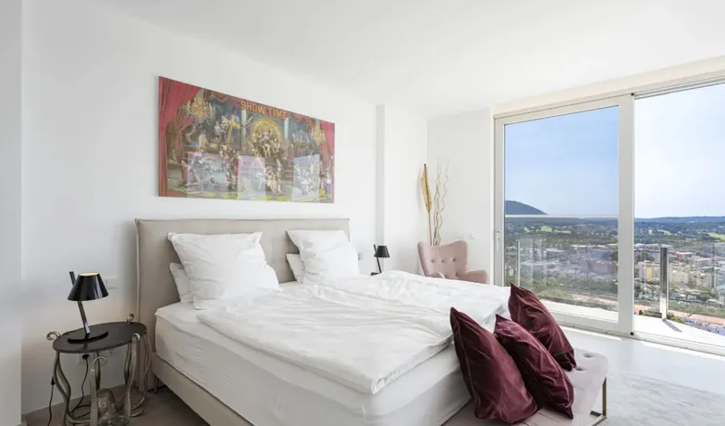 Luxury villa with sea views in Santa Ponsa — photo 10
