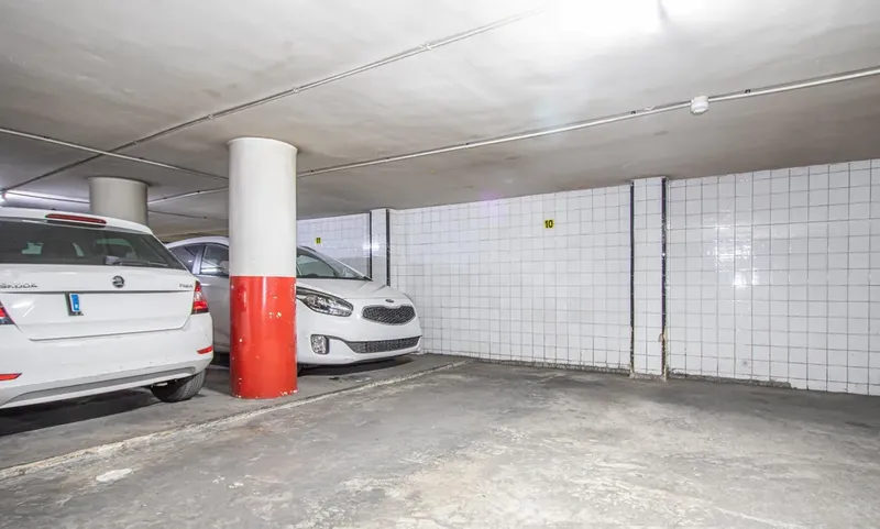 2 contiguous parking spaces in the city center — photo 10
