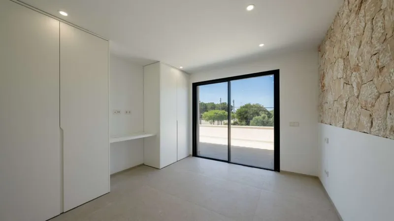 New build villa in Cala Llombards – with sea views and clear architecture near the beach — photo 12