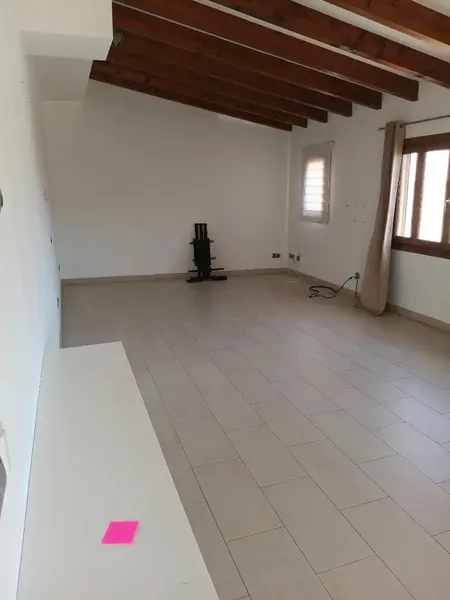 We present this spacious and bright home located in the old town of Alaró, one of the most charming villages in Mallorca, surrounded — photo 5