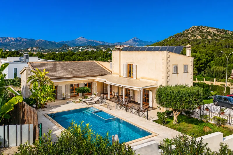 Spacious Mediterranean villa with mountain views in Nova Santa Ponsa — photo 9