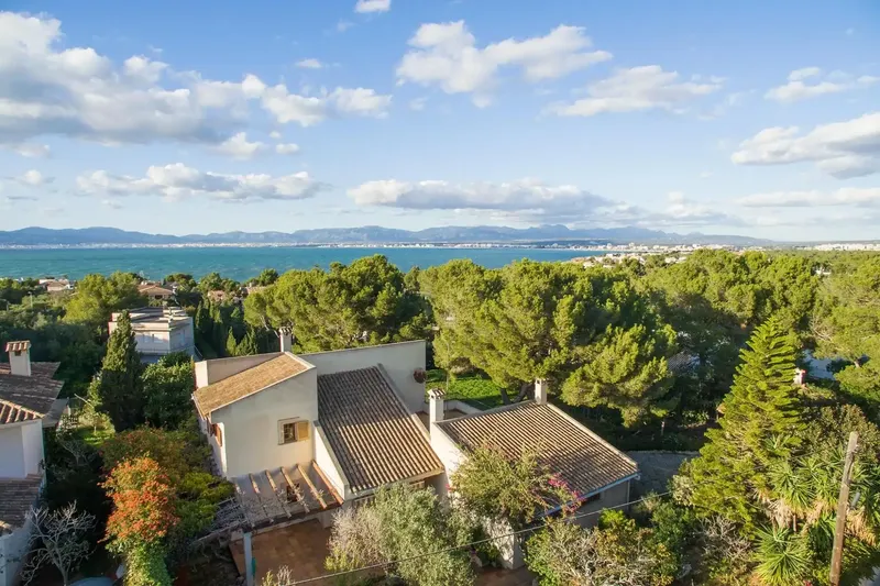 Chalet in Cala Blava with Sea Views — photo 4