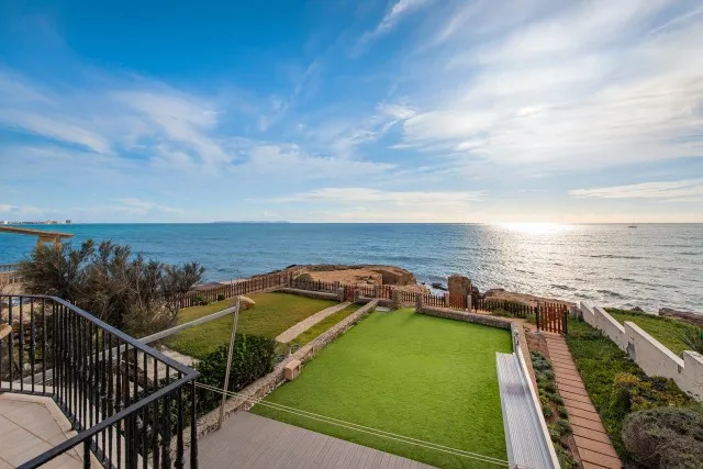 Exclusive Seafront Penthouse for Sale in Ses Covetes, Southeast Mallorca — photo 1