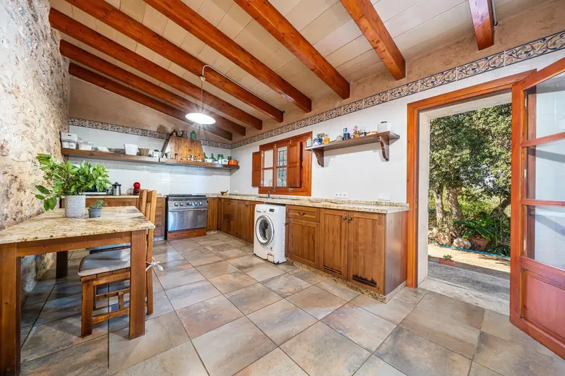 Charming country villa in Campos (Balearic Islands) on a 12,000 m2 plot with 340 m2 of built area, private pool and — photo 3