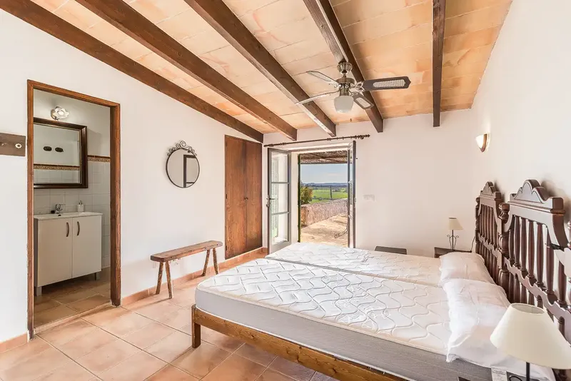 This beautiful rustic finca in Felanitx is surrounded by gardens with orange, lemon and olive trees and offers absolute tranquility in a — photo 11