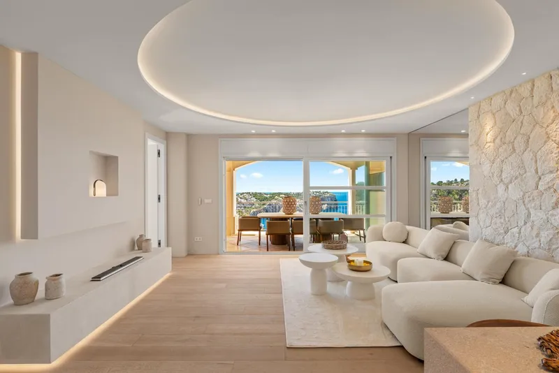 Luxurious Apartment with Impressive Sea Views — photo 2