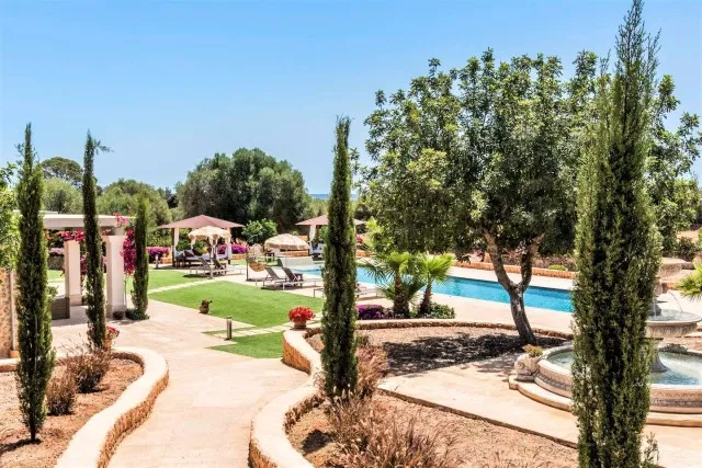Country finca with pool for sale in Llucmajor, Mallorca — photo 10