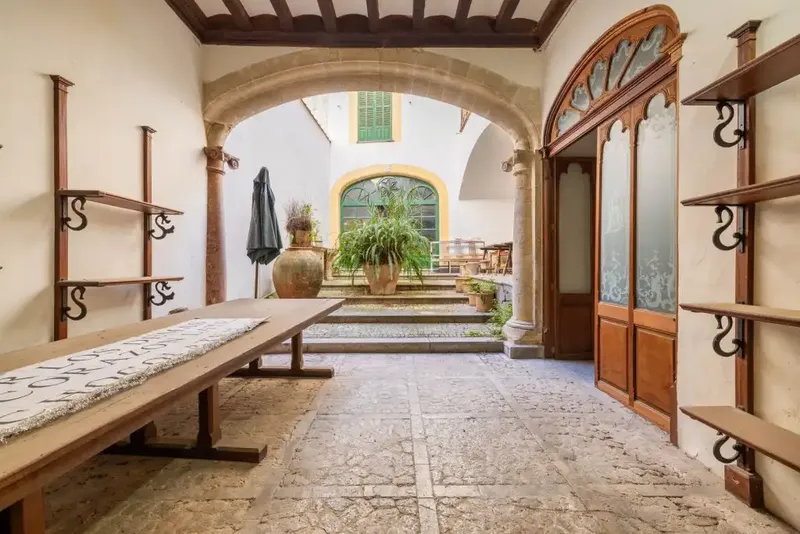 This magnificent 18th-century manor house is for sale in the heart of Sóller, just a stone's throw from the main square. — photo 1