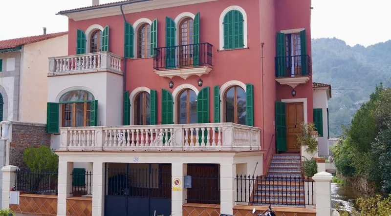 Impressive first-line sea villa in the port of Soller — photo 1