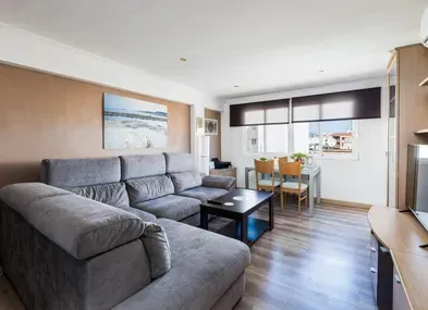 Spacious exterior and very bright apartment near the... — photo 1