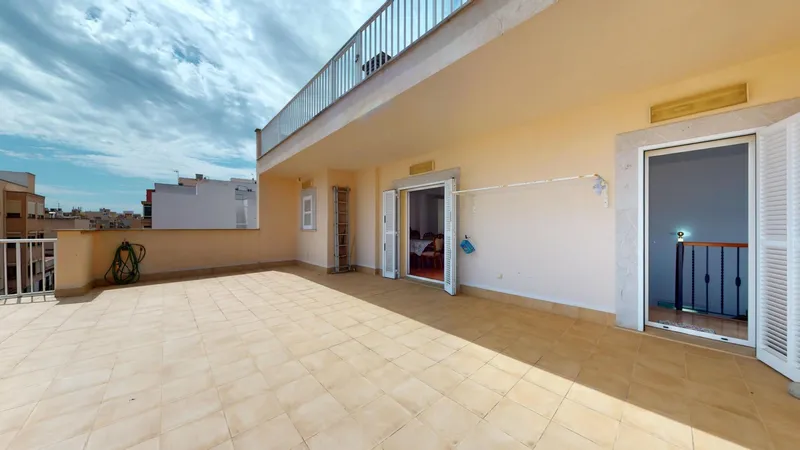 Spectacular single-family home with garage, terraces and independent spaces in Son Canals — photo 1