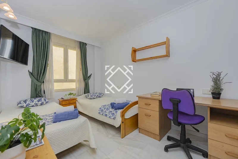 A spacious and bright flat in an exceptional location, for sale in Puerto de Alcudia, Mallorca. — photo 9