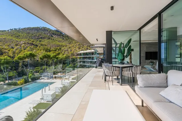 Contemporary coastal penthouse for sale in Paguera, Mallorca Southwest — photo 2
