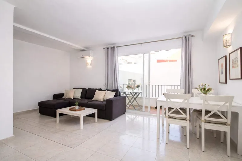 86m² Apartment with 3 bedrooms, 2 bathrooms and sea views for sale — photo 2