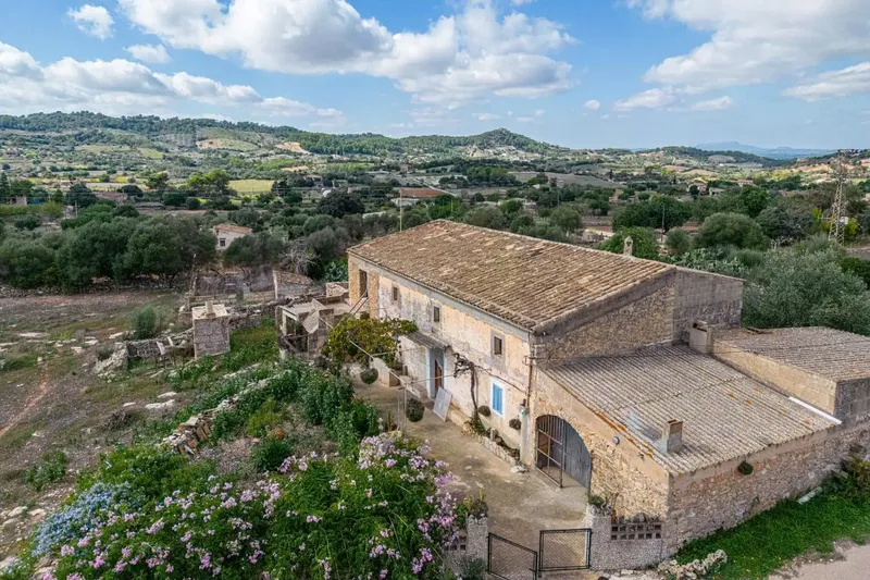 Gestpropiedad presents in the picturesque town of Son Macià, Manacor, Mallorca, this charming rustic house. — photo 9