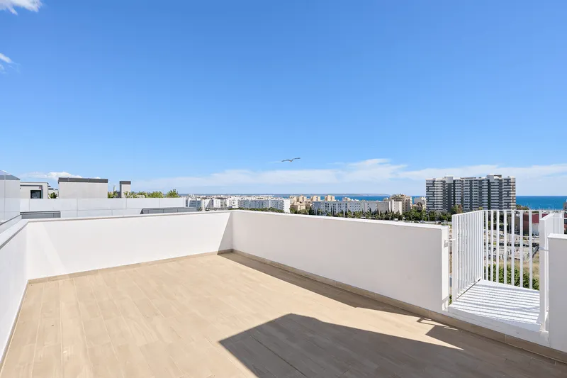 Penthouse with private terrace and sea views in Nou Llevant — photo 3