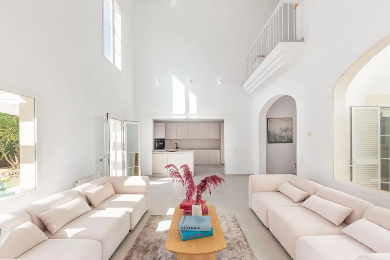 Spacious villa in a prime residential area — photo 7