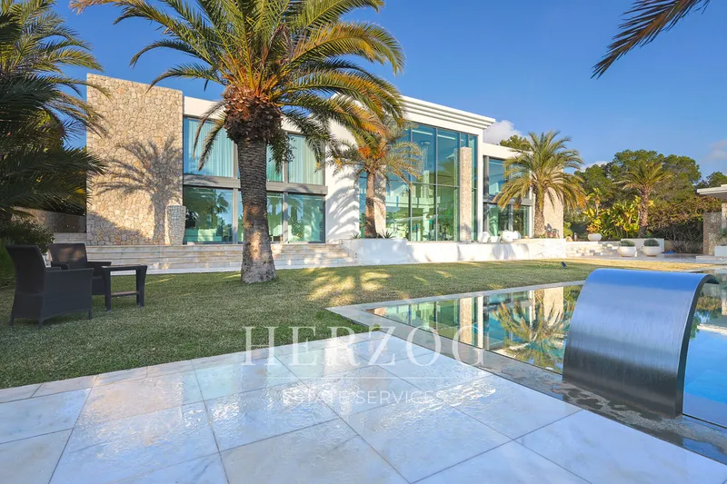 Timeless villa with large plot in a privileged location in Nova Santa Ponsa — photo 5
