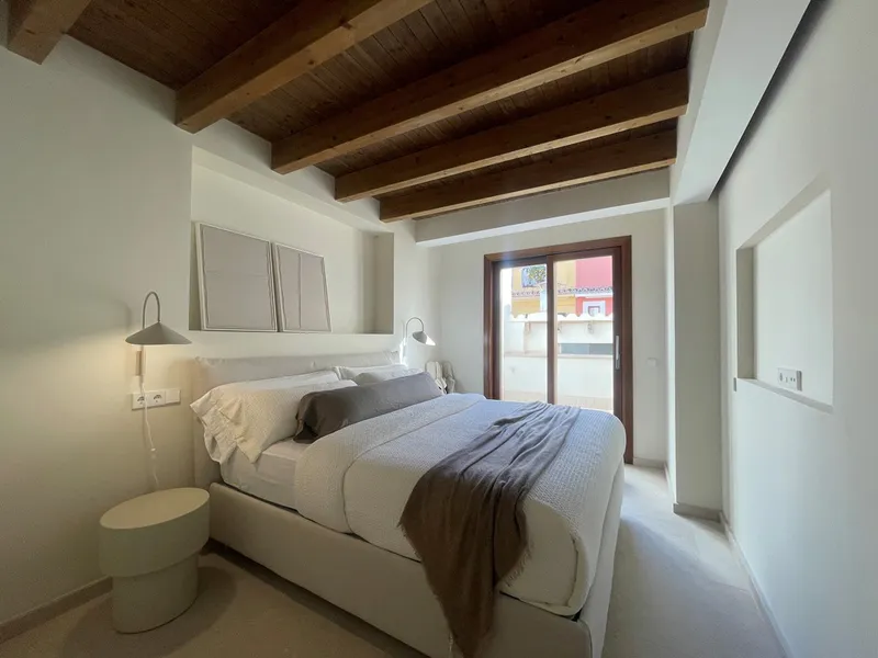 Ultra-luxury penthouse with private terrace, elevator, and parking. 3 bedrooms, 3 bathrooms. — photo 8