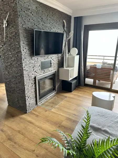 Spectacular 98 m² apartment on the seafront in Cala Millor, located on the fifth floor of a building with a lift and with impressive — photo 11