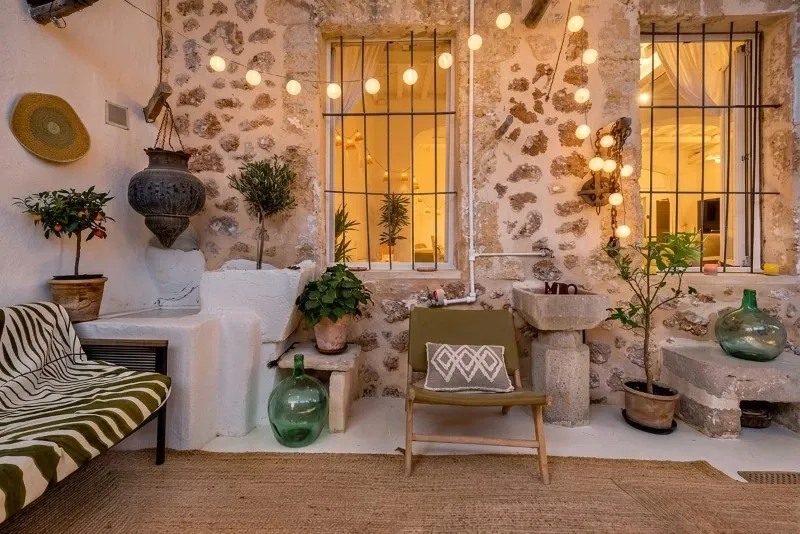 Exceptional village house with garage, terraces and approved pool project in the heart of Alaró — photo 2