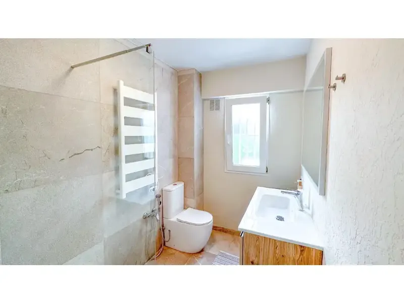 Ground floor apartment in a quiet and select urbanization. It has two double bedrooms, bright and spacious. The large — photo 12