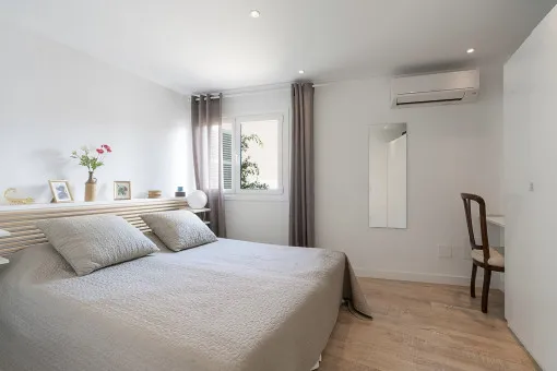 Cala Mayor, living with sea views – light-filled apartment with a large terrace in Cala Mayor — photo 9