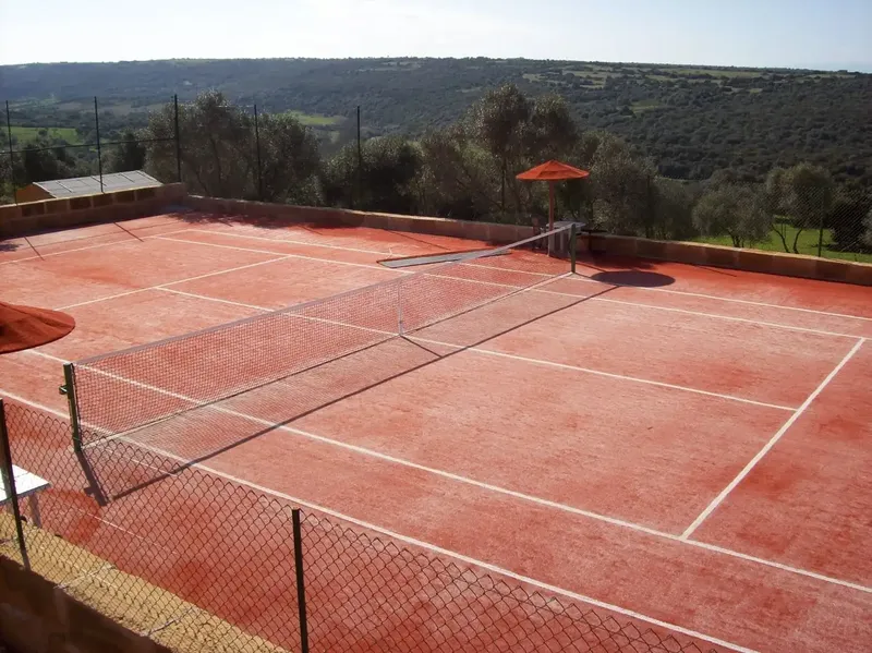 Unique opportunity in Manacor! Renovated hostel with 10 bedrooms, 8 bathrooms, garden, heated pool, tennis court and more — photo 10